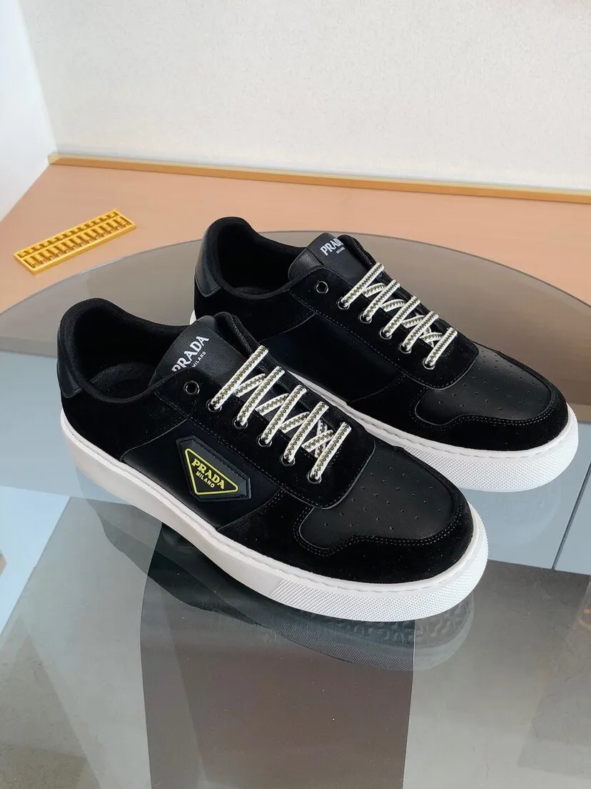 Factory price 420. 【PRADA】Prada’s latest 🎁🎁 fashionable casual men’s shoes 👟, hot style 💥 simple and elegant style, exclusive for trendy men. Exclusive official website latest brand 👑original decoration, fashionable and generous, original cowhide leather ✅ breathable sheepskin lining, official website designated wear-resistant casual outsole, classic model taken in real life 🎬38-44. Can be customized45